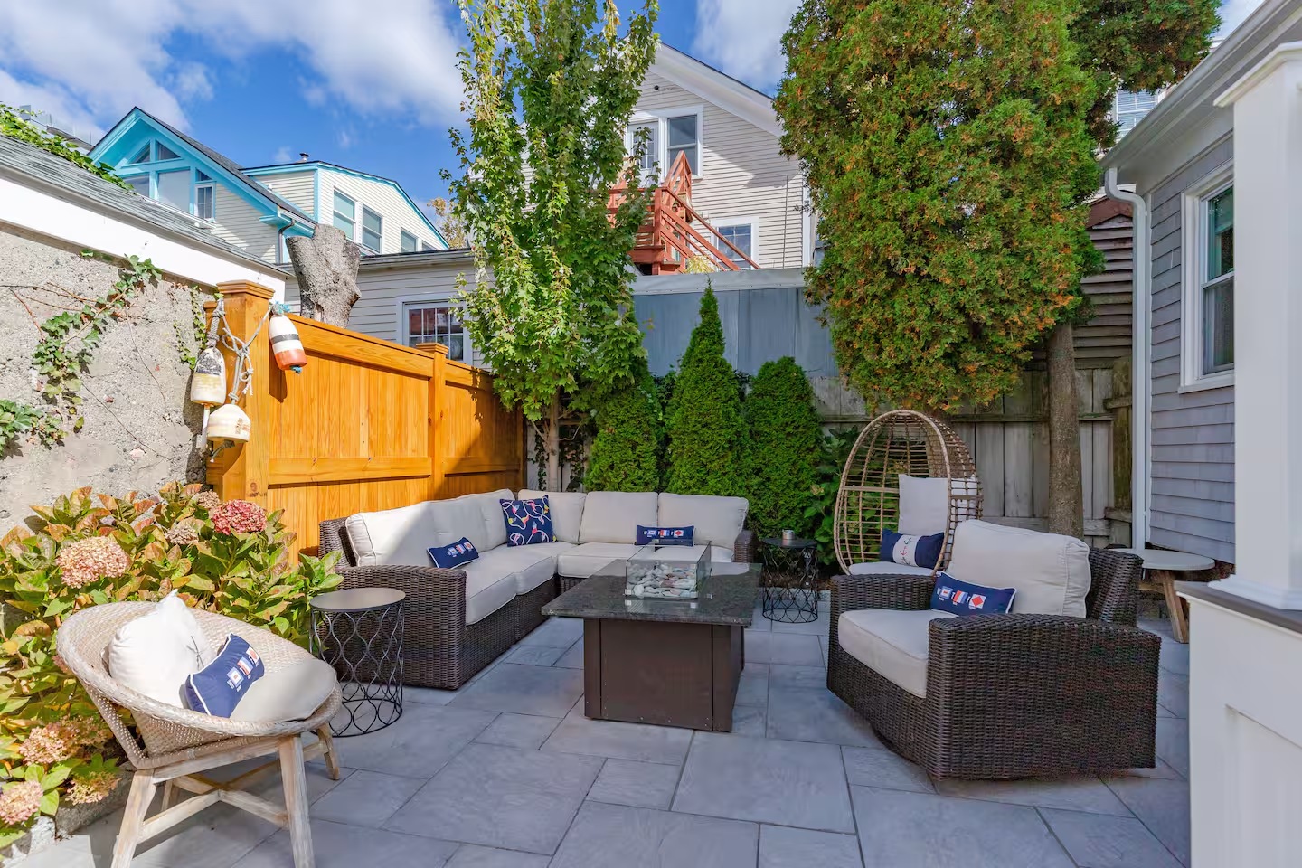 Waypoint Cottage outdoor patio